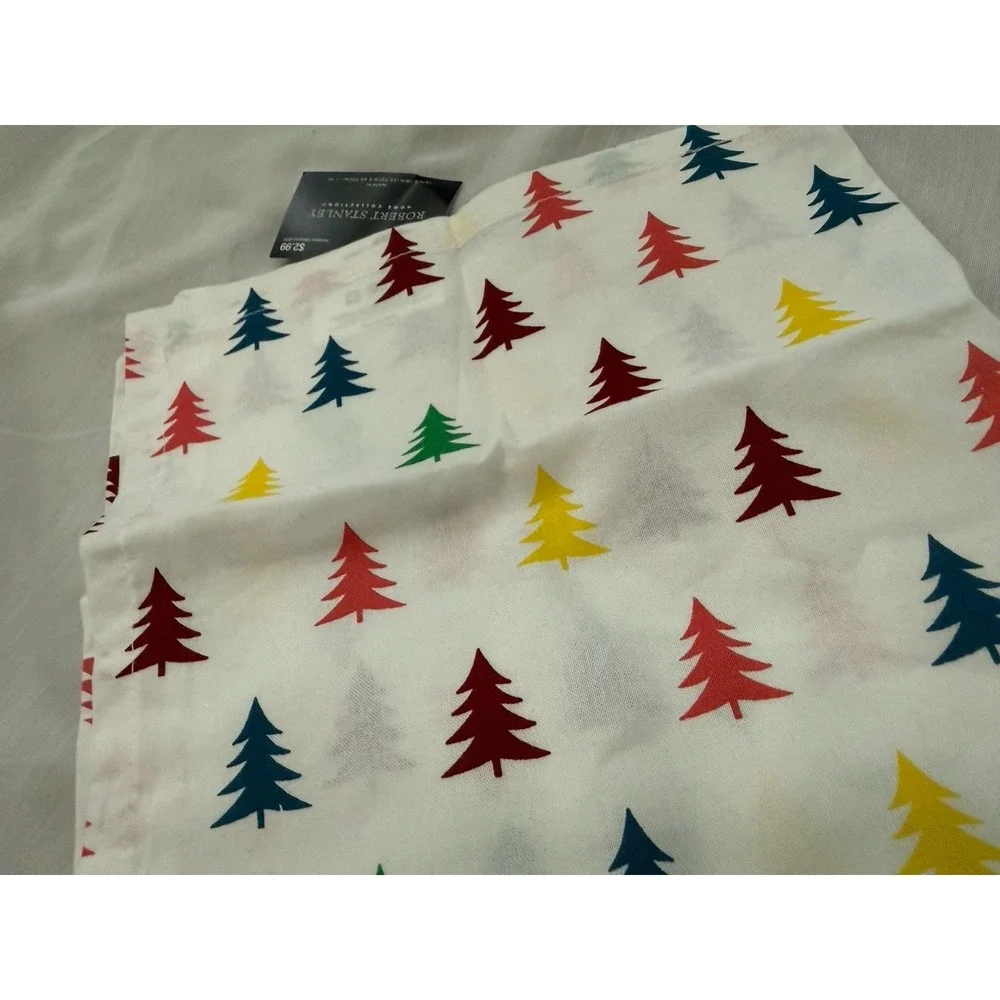 Lot of 6 NEW Christmas Linens Towels Gift Bags Embroidered Trees Poinsetta‎